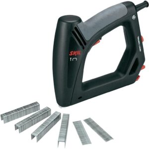 Capsator electric cu cablu Skil pentru capse si cuie, 20 capse/ minut + 400 capse si 100 cuie